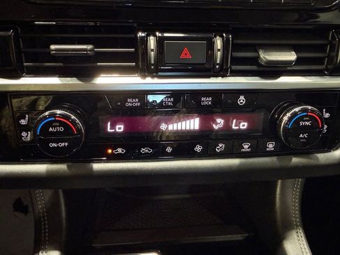 Used 2022 Nissan Pathfinder Platinum AWD/4WD image 34