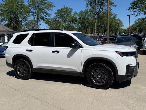 Certified 2026 Honda Pilot TrailSport image 3