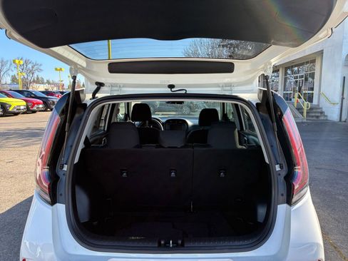 Used 2025 Kia Soul LX w/ LX Technology Package image 27