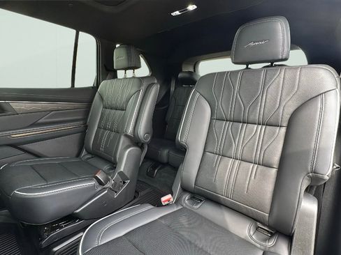 Used 2025 Buick Enclave Avenir w/ Super Cruise Package AWD/4WD image 21