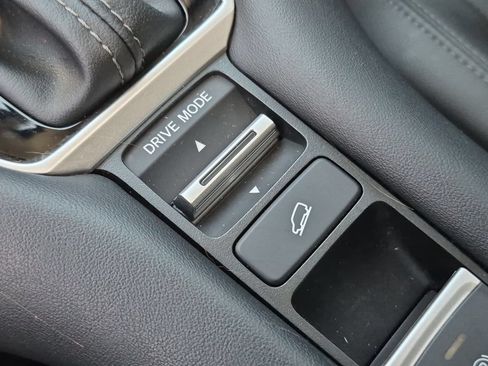 Used 2025 Honda HR-V EX-L image 25