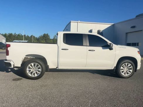 Used 2025 Chevrolet Silverado 1500 Custom image 9