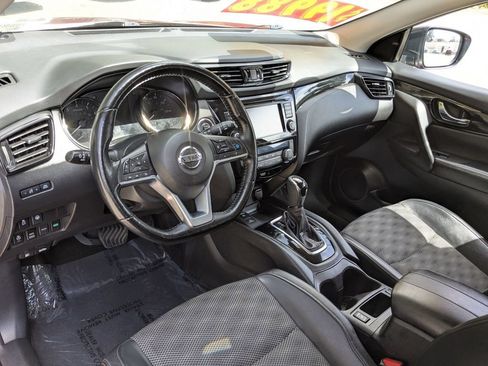 Certified 2022 Nissan Rogue Sport SV w/ Technology Package AWD/4WD image 14
