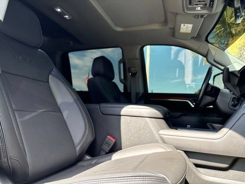 Used 2025 GMC Sierra 2500 Denali w/ Denali Reserve Package AWD/4WD image 33