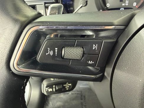 Certified 2024 Porsche Macan AWD/4WD image 25