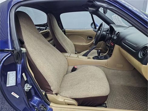 Used 2002 MAZDA MX-5 Miata SE RWD image 3