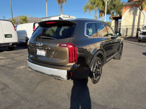 Used 2024 Kia Telluride S w/ S Sunroof Package image 8