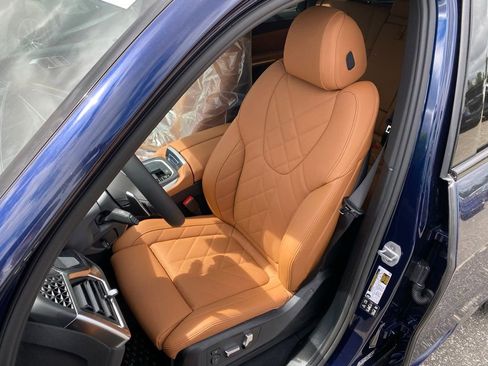 New 2026 BMW X5 xDrive40i w/ M Sport Package AWD/4WD image 11