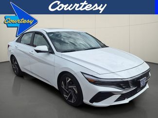 Used 2024 Hyundai Elantra Limited FWD video 1