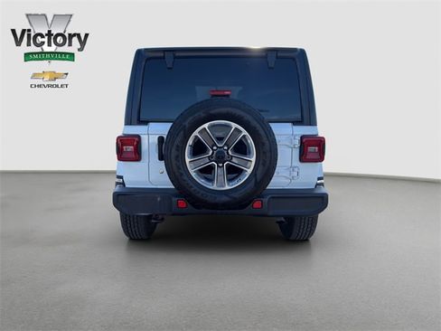 Used 2018 Jeep Wrangler Unlimited Sahara w/ Uconnect 4C Nav & Sound Group image 5