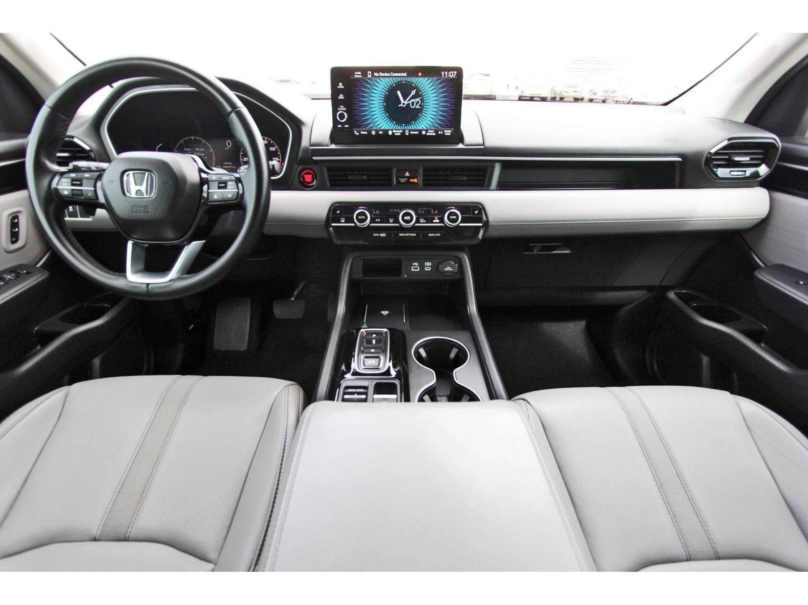 Used 2025 Honda Pilot EX-L image 10