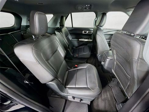 Used 2023 Ford Explorer XLT w/ Equipment Group 202A AWD/4WD image 26