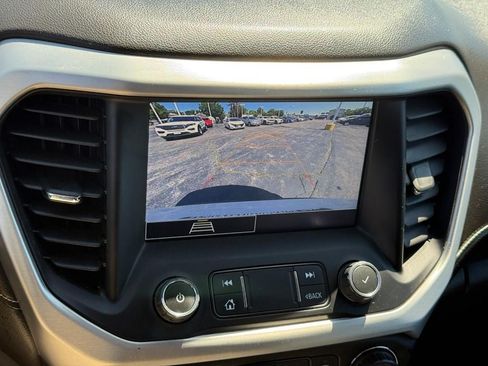 Used 2022 GMC Acadia SLE FWD image 23