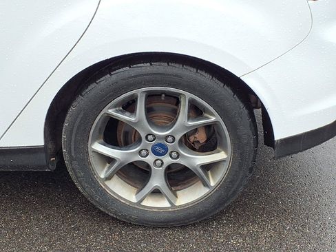 Used 2014 Ford Focus SE w/ Equipment Group 201A FWD image 9