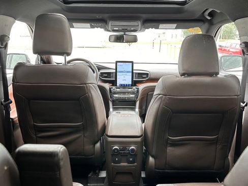 Certified 2022 Ford Explorer King Ranch w/ Class IV Trailer Tow Package AWD/4WD image 48