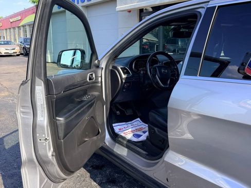 Used 2020 Jeep Grand Cherokee Limited AWD/4WD image 7