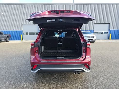 Used 2023 Toyota Highlander L image 5