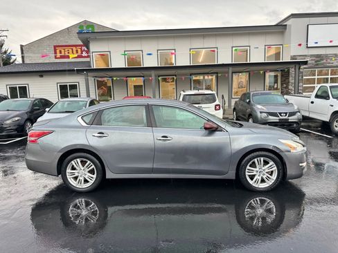 Used 2015 Nissan Altima 2.5 SV image 4