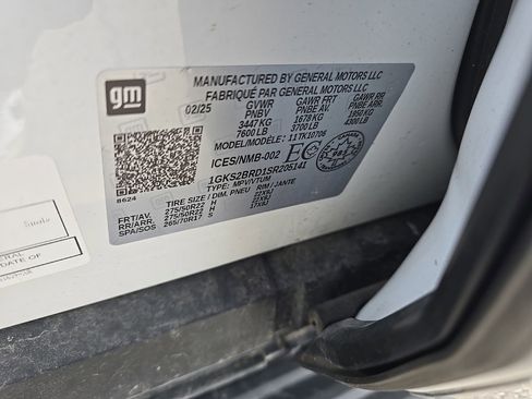 Used 2025 GMC Yukon Elevation image 8