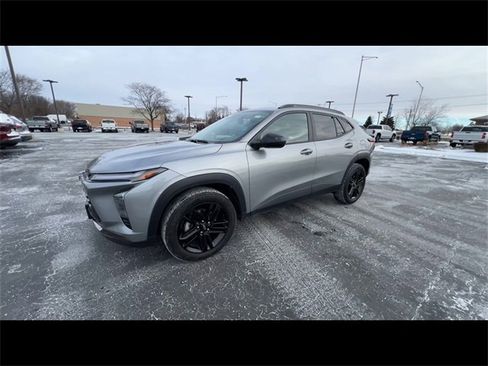 Certified 2024 Chevrolet Trax ACTIV w/ Sunroof Package image 4