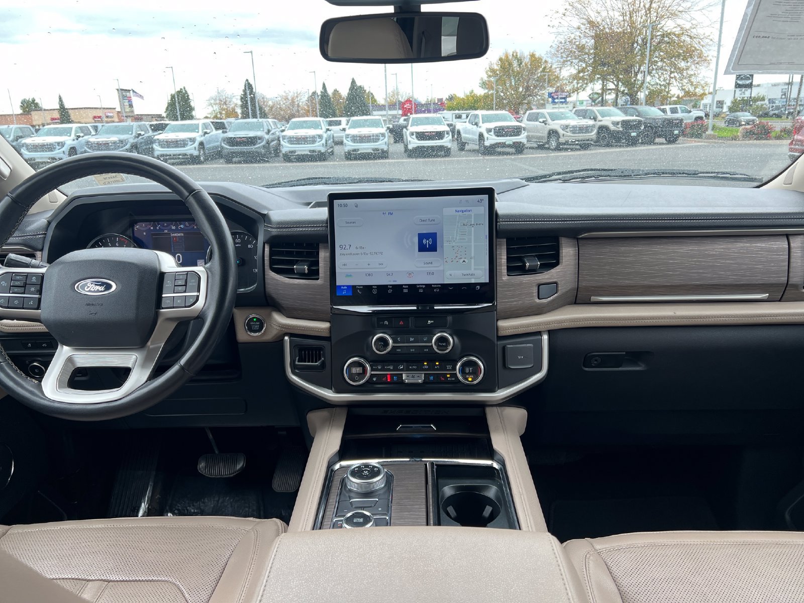 Used 2024 Ford Expedition Limited AWD/4WD image 18
