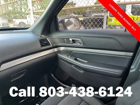 Used 2018 Ford Explorer XLT w/ Equipment Group 201A FWD image 11
