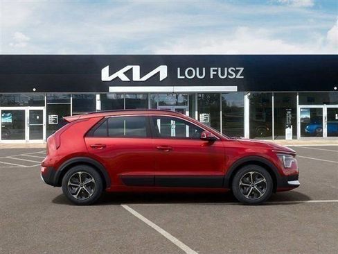 New 2026 Kia Niro EX FWD image 7