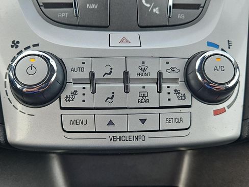 Used 2017 Chevrolet Equinox LT FWD image 20