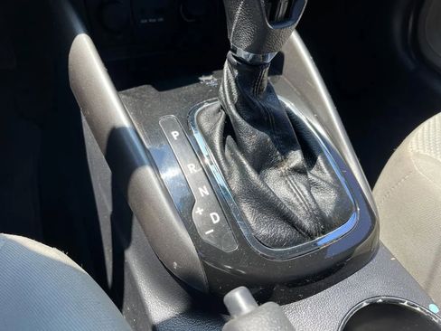 Used 2013 Kia Forte EX image 28