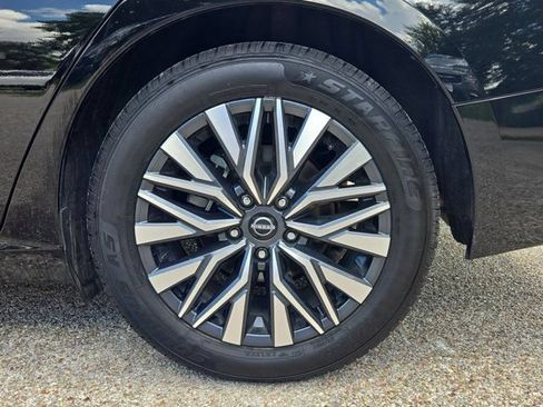 Used 2025 Nissan Altima 2.5 SV FWD image 32