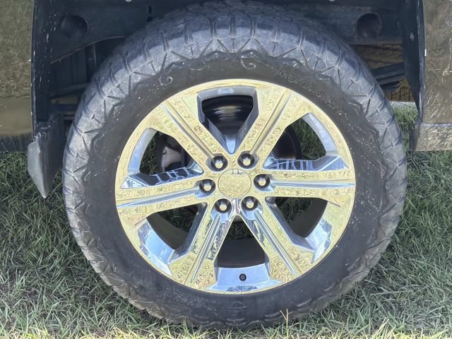 Used 2016 Chevrolet Silverado 1500 LTZ Z71 w/ LTZ Plus Package AWD/4WD image 12