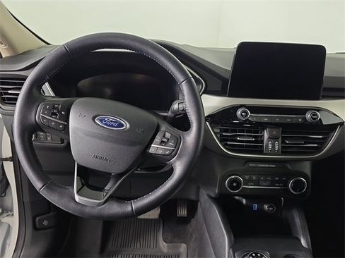 Used 2020 Ford Escape SE Sport image 9