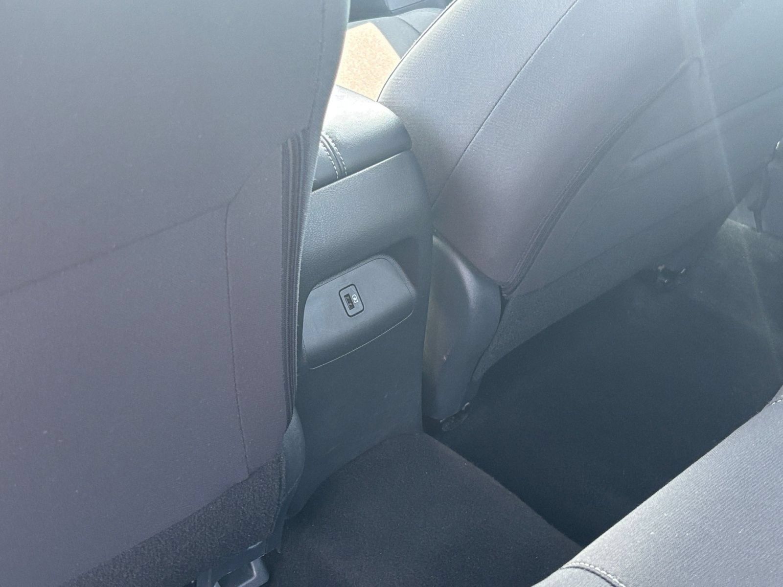 Used 2025 Nissan Sentra SV FWD image 22