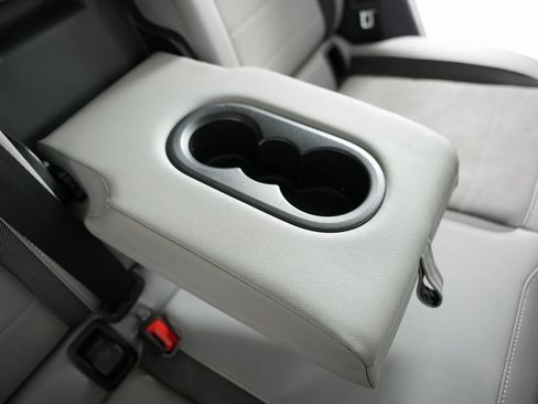 Used 2022 Volkswagen Taos SE image 39