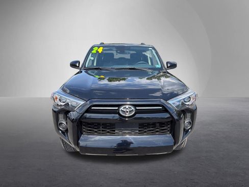 Used 2024 Toyota 4Runner SR5 AWD/4WD image 9