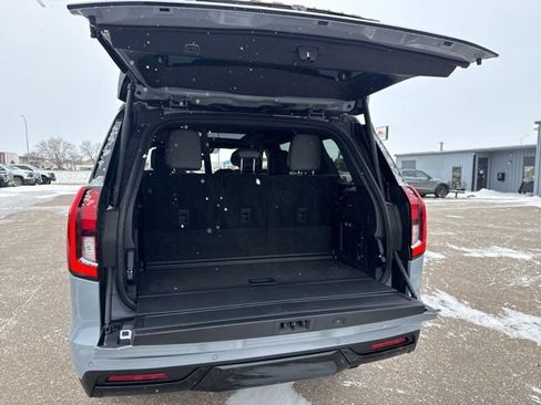 Used 2025 Ford Expedition Tremor image 7