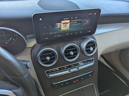 Used 2022 Mercedes-Benz GLC 300 4MATIC image 25