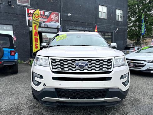 Used 2017 Ford Explorer Platinum AWD/4WD image 2