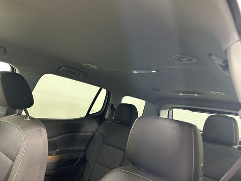 Used 2023 GMC Acadia SLE image 13