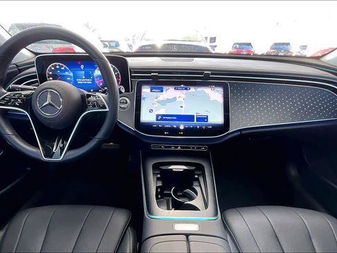 Used 2025 Mercedes-Benz E 350 Sedan image 15