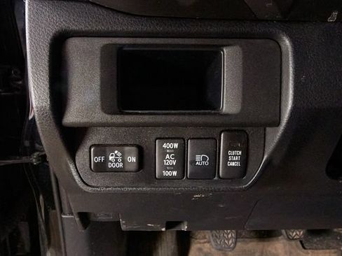 Used 2019 Toyota Tacoma TRD Off-Road w/ TRD Premium Off Road Package AWD/4WD image 14
