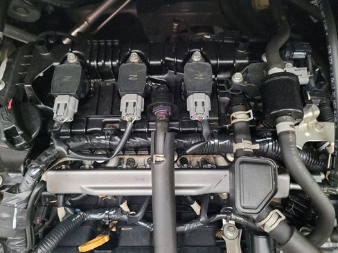 Used 2020 Nissan Versa S FWD image 30
