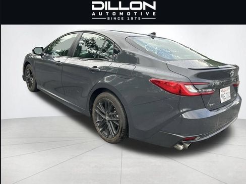 Used 2025 Toyota Camry SE FWD image 19