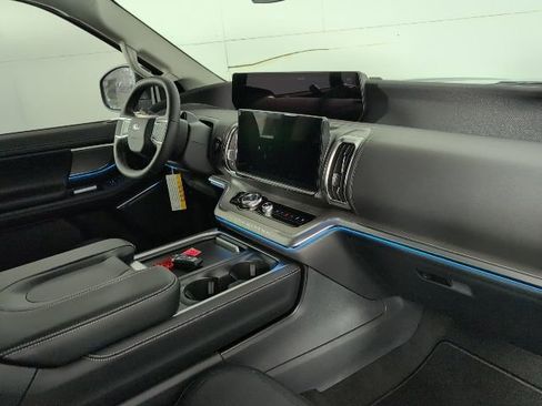 New 2026 Ford Expedition Platinum image 12