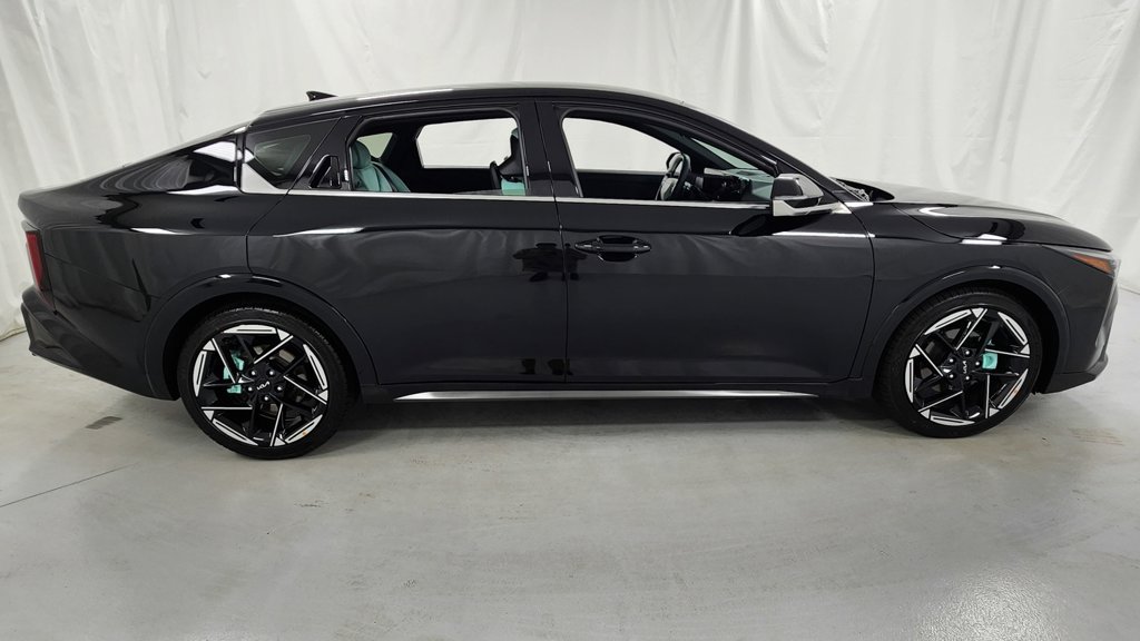 New 2026 Kia K4 GT-Line FWD image 2