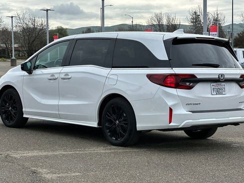Used 2025 Honda Odyssey Sport-L image 6