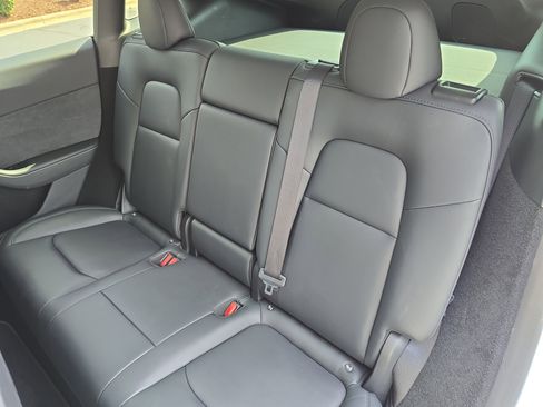 Used 2024 Tesla Model Y Long Range image 14