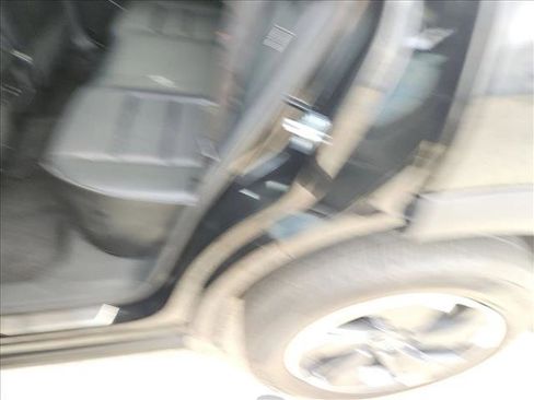 Used 2024 Nissan Rogue SV w/ SV Premium Package image 15