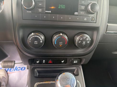 Used 2017 Jeep Patriot Latitude AWD/4WD image 15