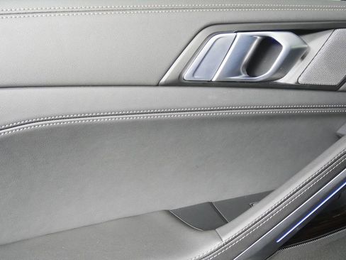 Used 2025 BMW X6 xDrive40i image 14